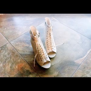 Women Fashionable lace-up wedge bootie